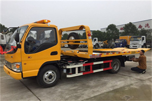 小马厂哪里有拖车服务